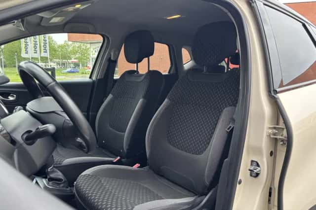Renault Captur (2019) thumbnail 7