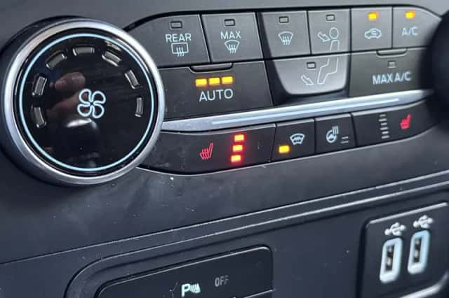 Ford EcoSport (2019) thumbnail 21