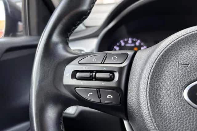 Kia Rio (2019) thumbnail 13