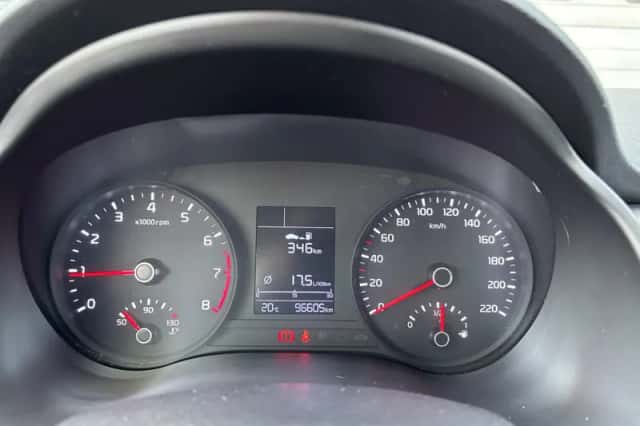 Kia Rio (2019) thumbnail 23
