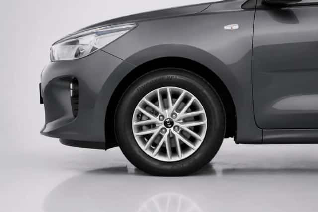 Kia Rio (2019) thumbnail 6