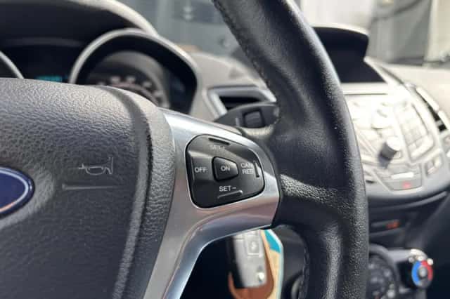 Ford Fiesta (2017) thumbnail 13