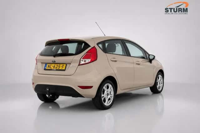 Ford Fiesta (2017) thumbnail 3