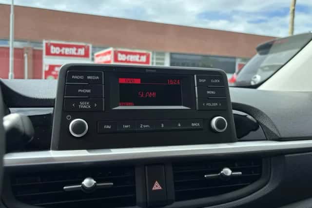 Kia Picanto (2021) thumbnail 15