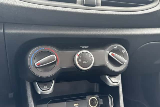 Kia Picanto (2021) thumbnail 18
