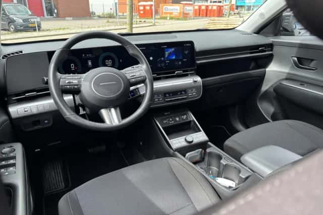 Hyundai Kona (2025) thumbnail 8