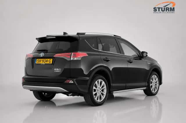 Toyota RAV4 (2018) thumbnail 3