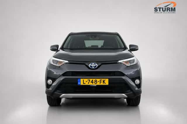 Toyota RAV4 (2017) thumbnail 2