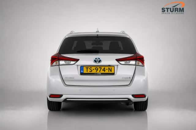 Toyota Auris (2018) thumbnail 4