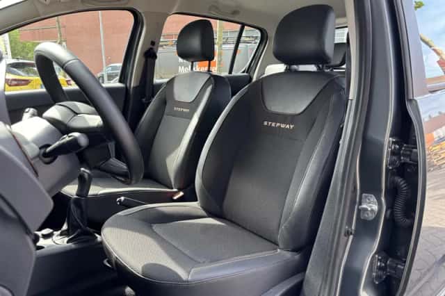 Dacia Sandero Stepway (2018) thumbnail 6