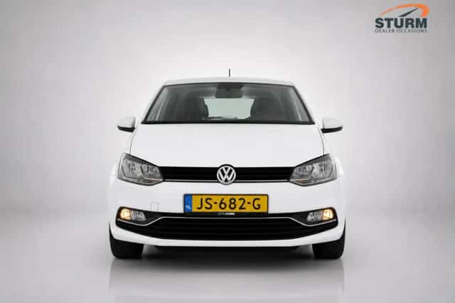 Volkswagen Polo (2016) thumbnail 2