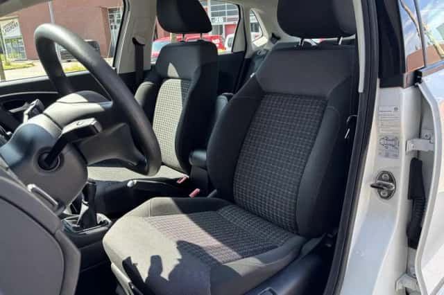 Volkswagen Polo (2016) thumbnail 6