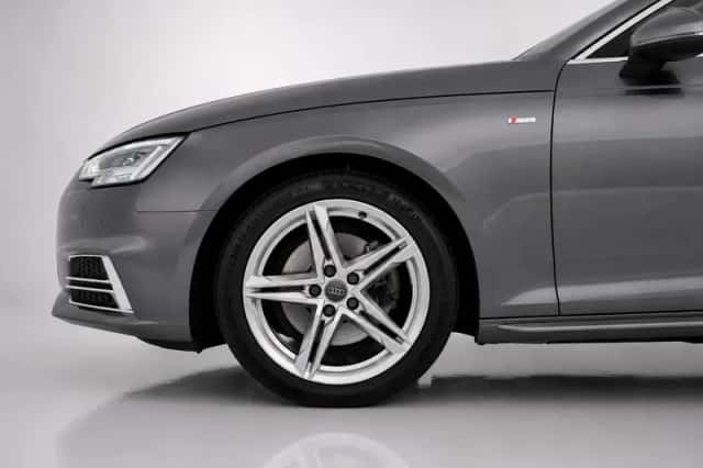 Audi A4 (2017) thumbnail 6