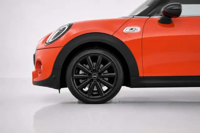 MINI Cooper (2018) thumbnail 6