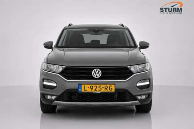 Volkswagen T-Roc (2018) thumbnail 2