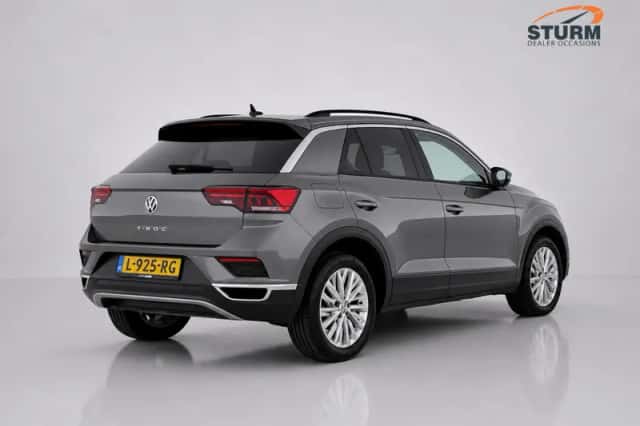 Volkswagen T-Roc (2018) thumbnail 3