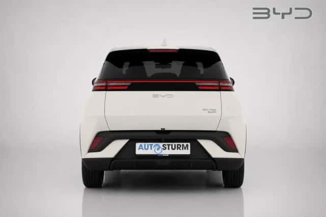 BYD Dolphin (2026) thumbnail 4