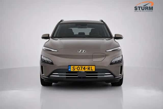 Hyundai Kona (2023) thumbnail 2
