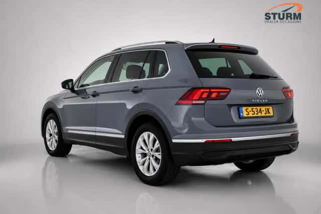 Volkswagen Tiguan (2023) thumbnail 3