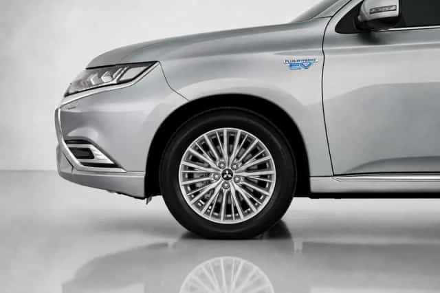 Mitsubishi Outlander (2019) thumbnail 6
