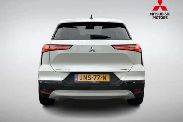 Mitsubishi Grandis (2025) thumbnail 5