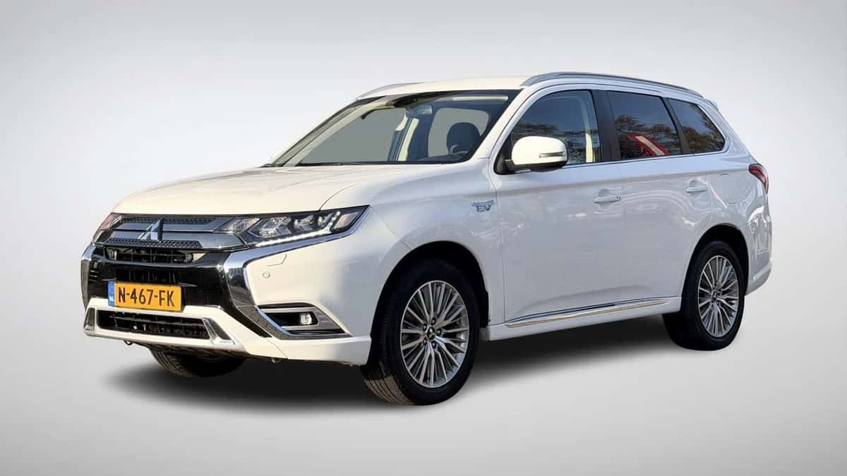 Mitsubishi Outlander (2021) — foto 1