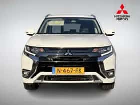 Mitsubishi Outlander (2021) thumbnail 2