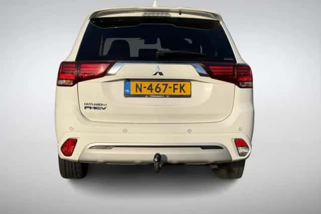 Mitsubishi Outlander (2021) thumbnail 5