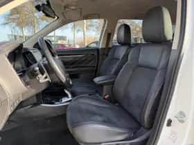 Mitsubishi Outlander (2021) thumbnail 6