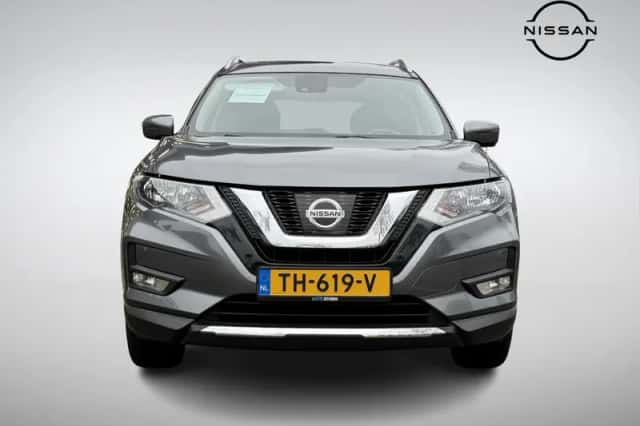 Nissan X-Trail (2018) thumbnail 2