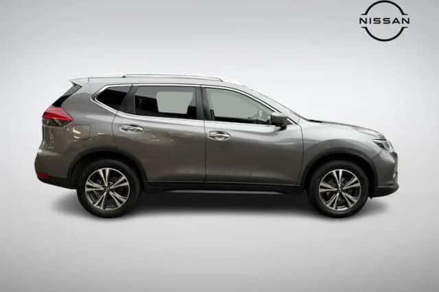Nissan X-Trail (2018) thumbnail 3