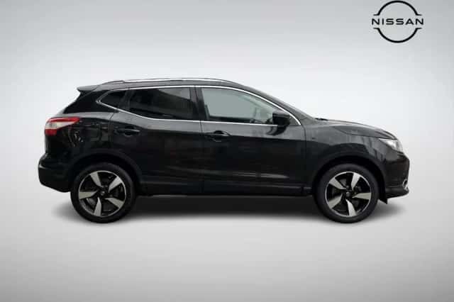 Nissan Qashqai (2017) thumbnail 3