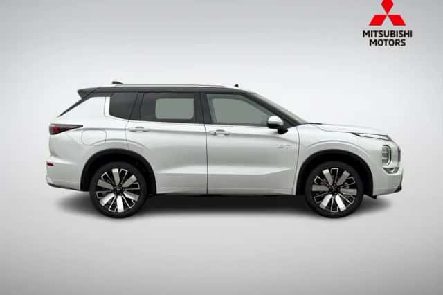 Mitsubishi Outlander (2026) thumbnail 3
