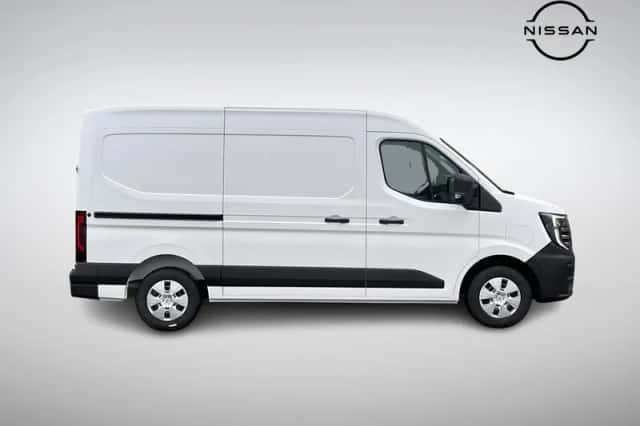 Nissan Interstar (2026) thumbnail 3