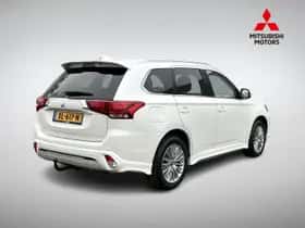 Mitsubishi Outlander (2019) thumbnail 4