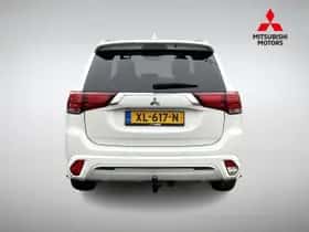Mitsubishi Outlander (2019) thumbnail 5
