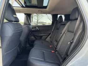 Mitsubishi Outlander (2026) thumbnail 12