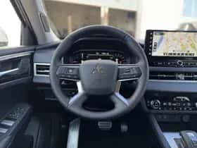 Mitsubishi Outlander (2026) thumbnail 15