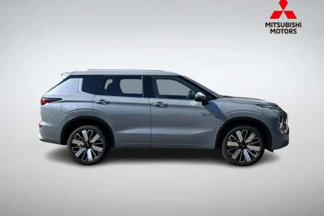 Mitsubishi Outlander (2026) thumbnail 3