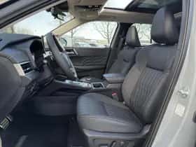 Mitsubishi Outlander (2026) thumbnail 9