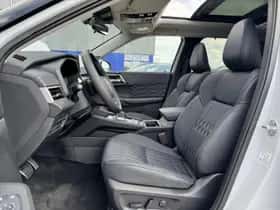 Mitsubishi Outlander (2026) thumbnail 9