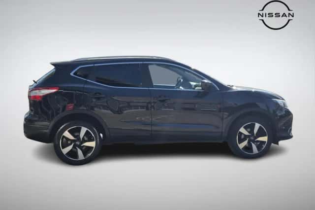 Nissan Qashqai (2017) thumbnail 2