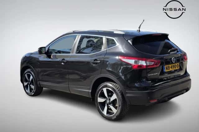 Nissan Qashqai (2017) thumbnail 3