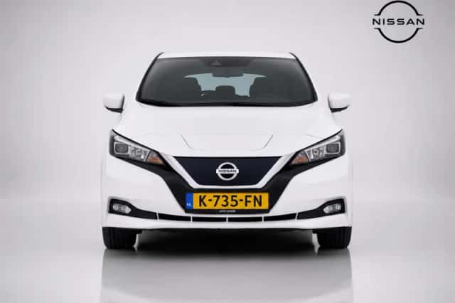 Nissan Leaf (2021) thumbnail 2