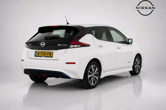 Nissan Leaf (2021) thumbnail 3