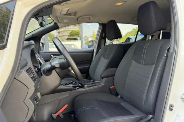 Nissan Leaf (2022) thumbnail 6