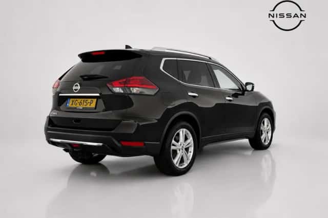 Nissan X-Trail (2018) thumbnail 3