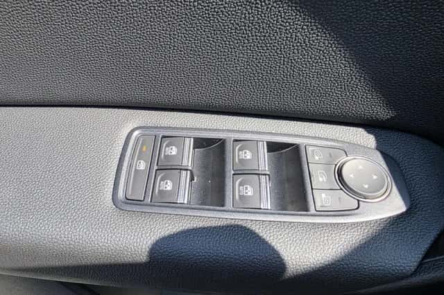 Mitsubishi Grandis (2026) thumbnail 6