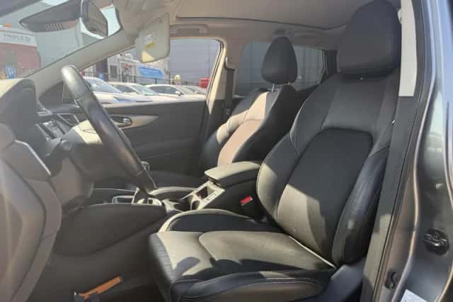 Nissan Qashqai (2018) thumbnail 6