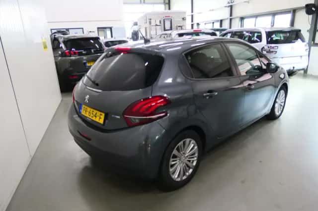 Peugeot 208 (2017) thumbnail 4